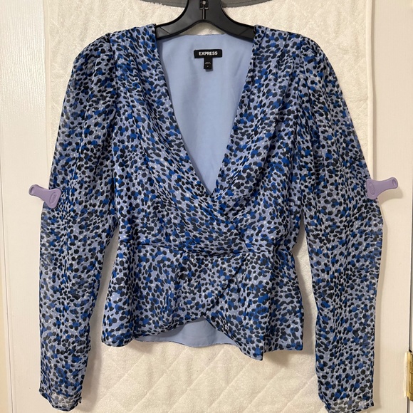 Express v neck wild print top - Picture 1 of 2